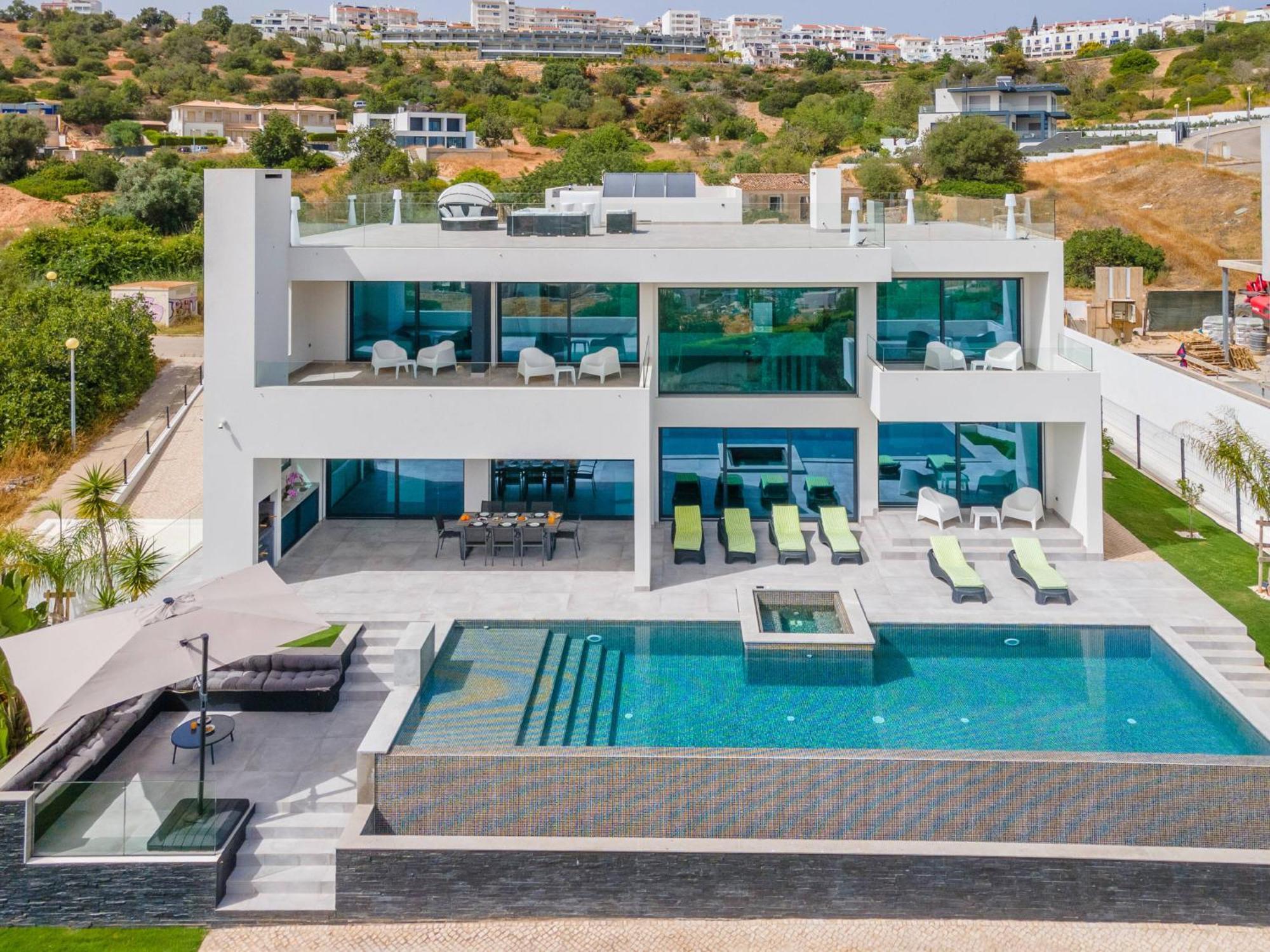 Amendoeiras By Hellovacations Villa *